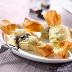 Recipe of samosa with fruits and chocolate
